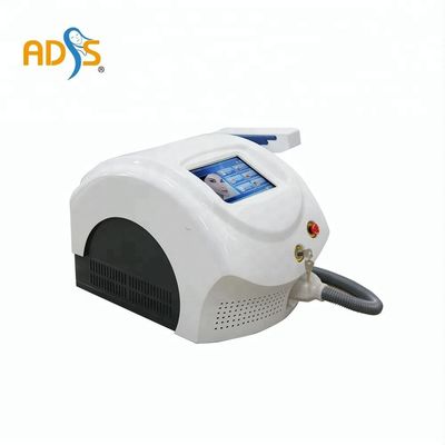 OEM / ODM Q Switch Yag Laser Tattoo Removal Machine ضمان سنتان