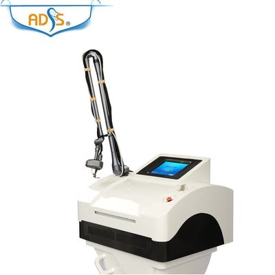 آلة الليزر CO2 الجزئية المحمولة 40W 10600nm لتجديد شباب الجلد